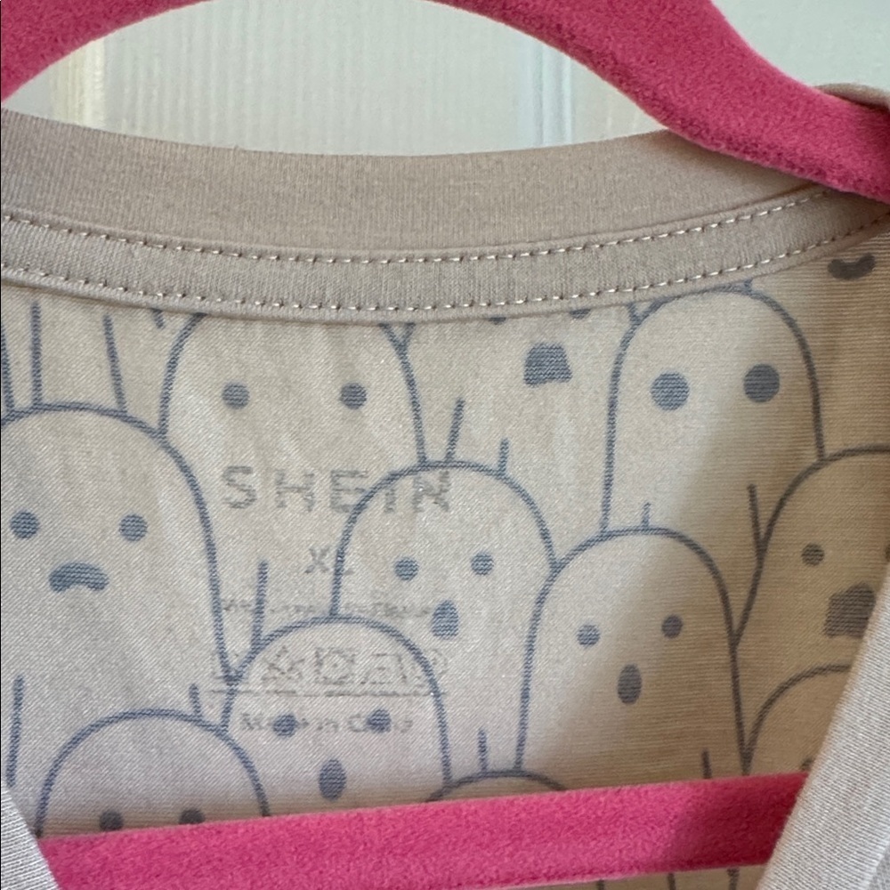 SHEIN Tan Ghost Pattern Tee - Picture 2 of 5